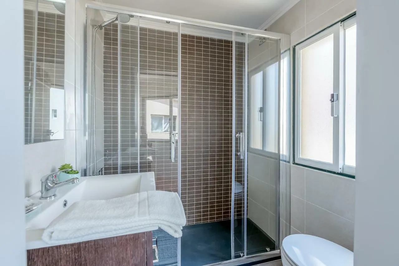 Apartment Bright & Spacious Alfama Apartment, By Timecooler Lisbon